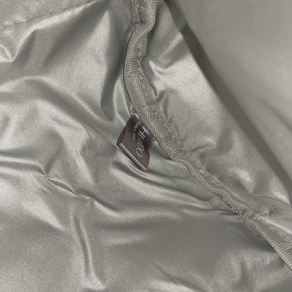 🍀 Shiseido 🍀 Foldable Gym Travel Duffel Bag Silver NEW Auth 🍀 - Picture 7 of 7